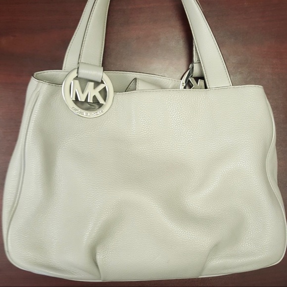 Michael Kors. Neutral in color. Leather purse - Picture 4 of 4